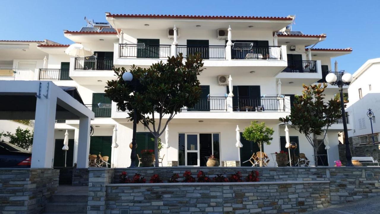 Aparthotel Pansion Alexandros By The Sea Nea Skioni Exterior foto