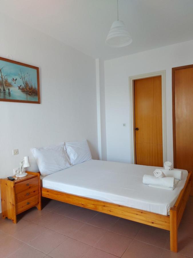 Aparthotel Pansion Alexandros By The Sea Nea Skioni Exterior foto